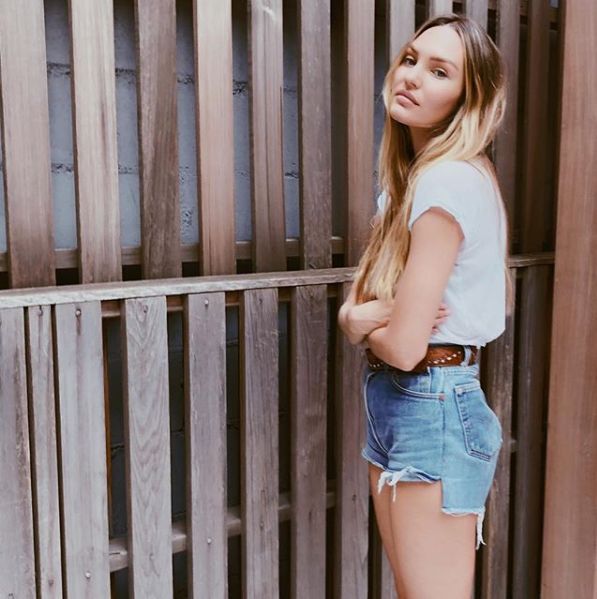 《粘液同居》第一季在线观看